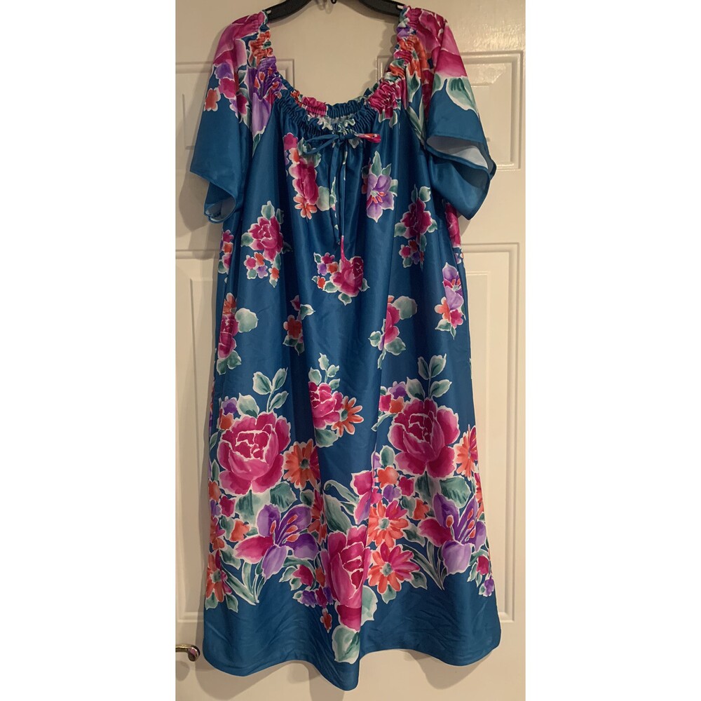 Vintage Grenada Multicolored Floral Night Gown/ Moomoo Med USA 70s Mrs Roper